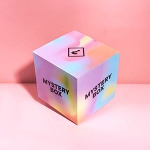 $600+ NWT HIGH END RESELLERS MYSTERY BOX